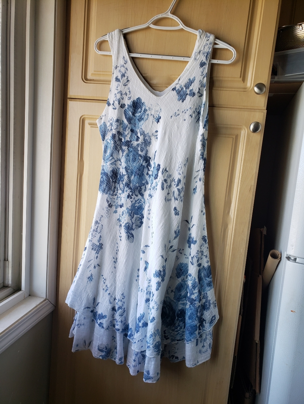 Women's White and Blue Floral Summer Lightweight Sleeveless Dress - Picture 2 of 10
